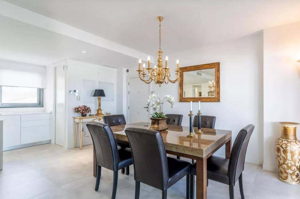 3 sovrum Lägenhet till salu i Estepona med garage - 695 000 € (Ref: 8960926)