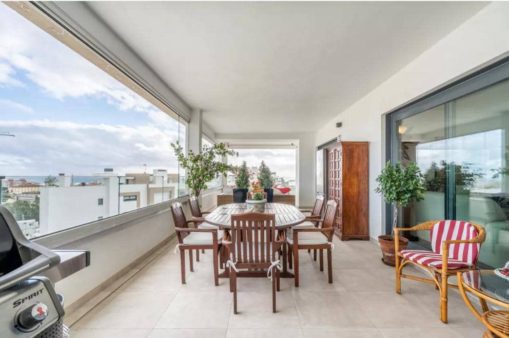 3 sovrum Lägenhet till salu i Estepona med garage - 695 000 € (Ref: 8960926)