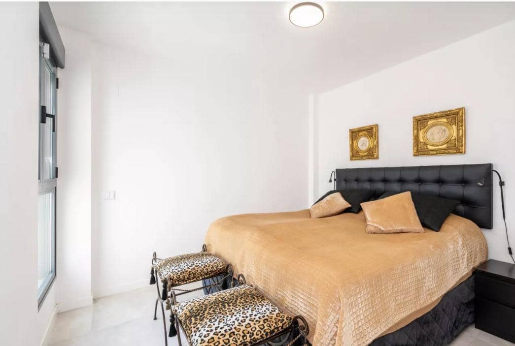 3 sovrum Lägenhet till salu i Estepona med garage - 695 000 € (Ref: 8960926)