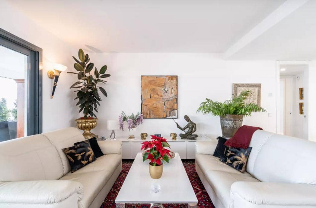 3 sovrum Lägenhet till salu i Estepona med garage - 695 000 € (Ref: 8960926)