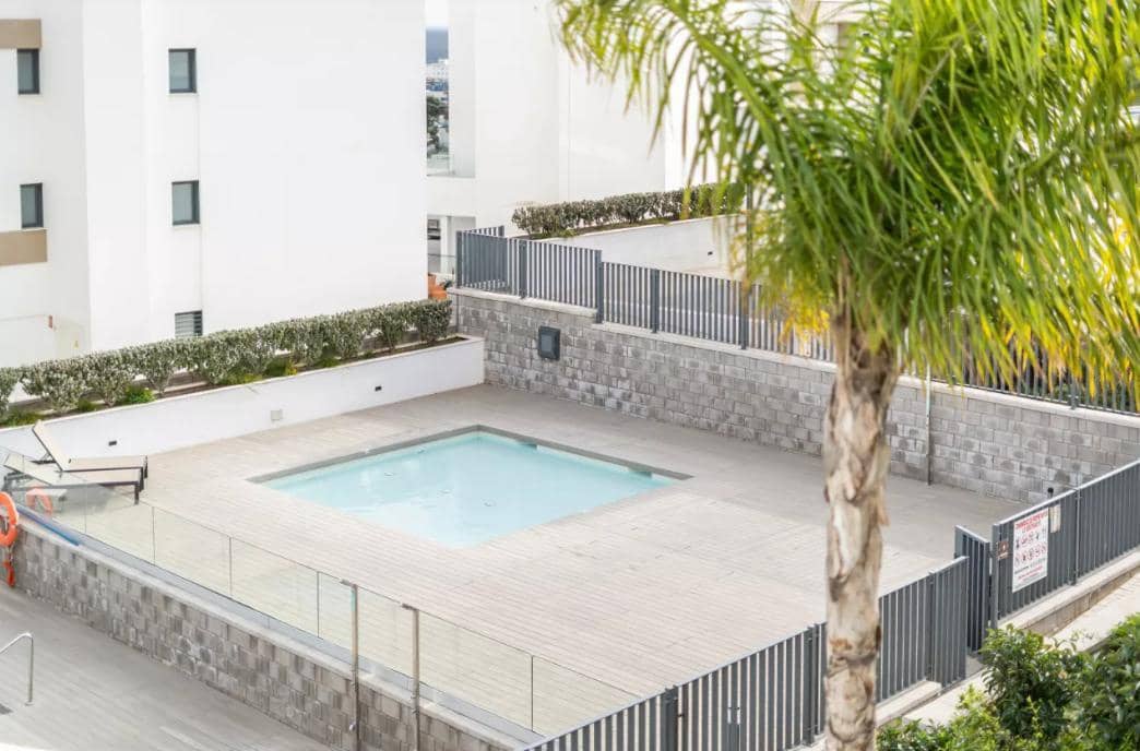 3 sovrum Lägenhet till salu i Estepona med garage - 695 000 € (Ref: 8960926)