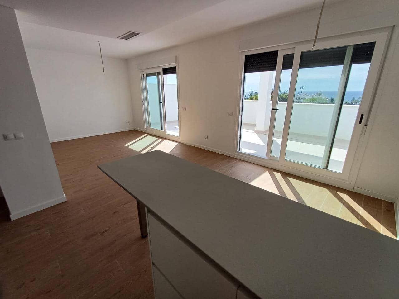 2 slaapkamer Flat te koop in Estepona met garage - € 469.820 (Ref: 8983374)