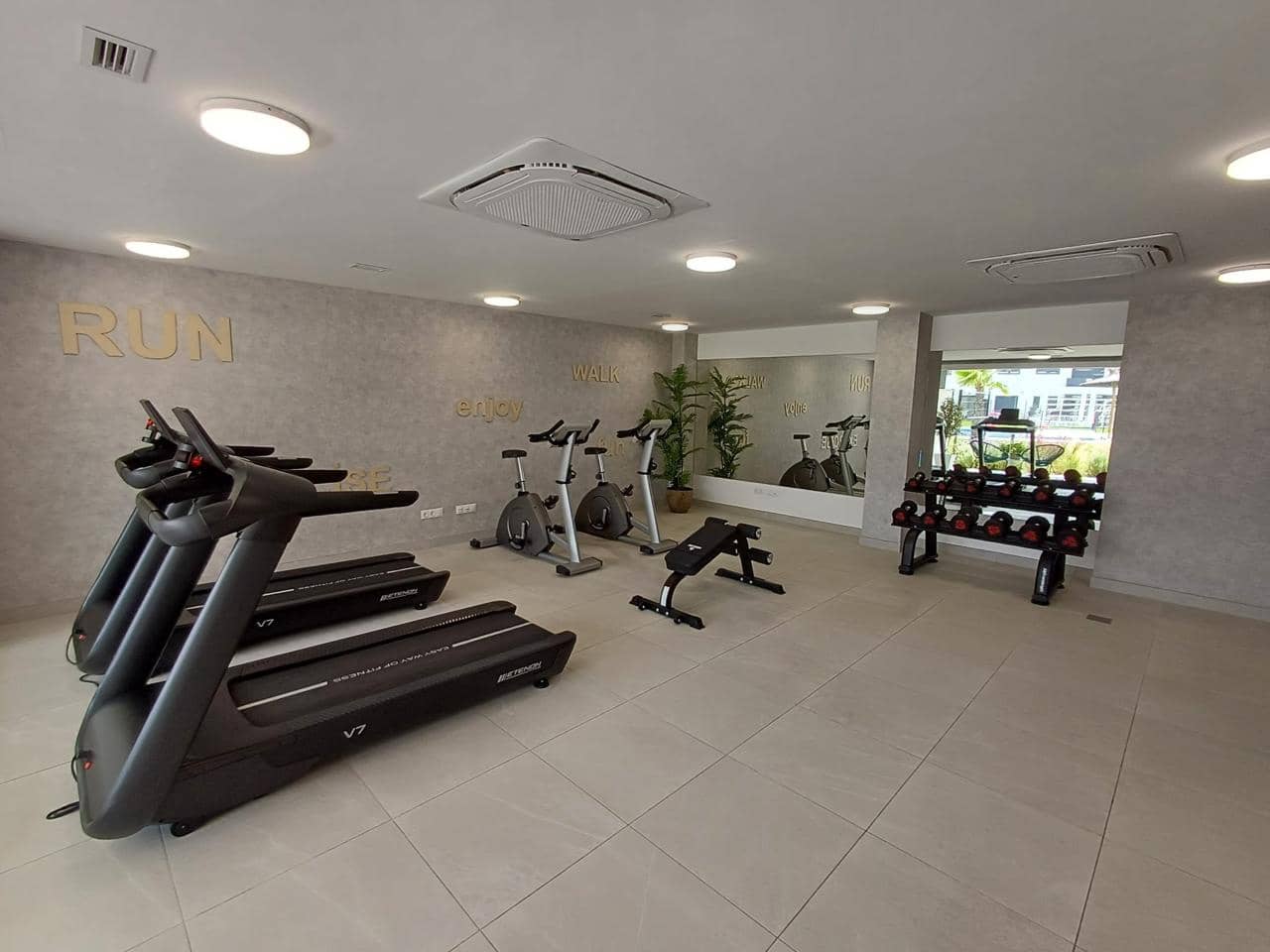 2 slaapkamer Flat te koop in Estepona met garage - € 469.820 (Ref: 8983374)