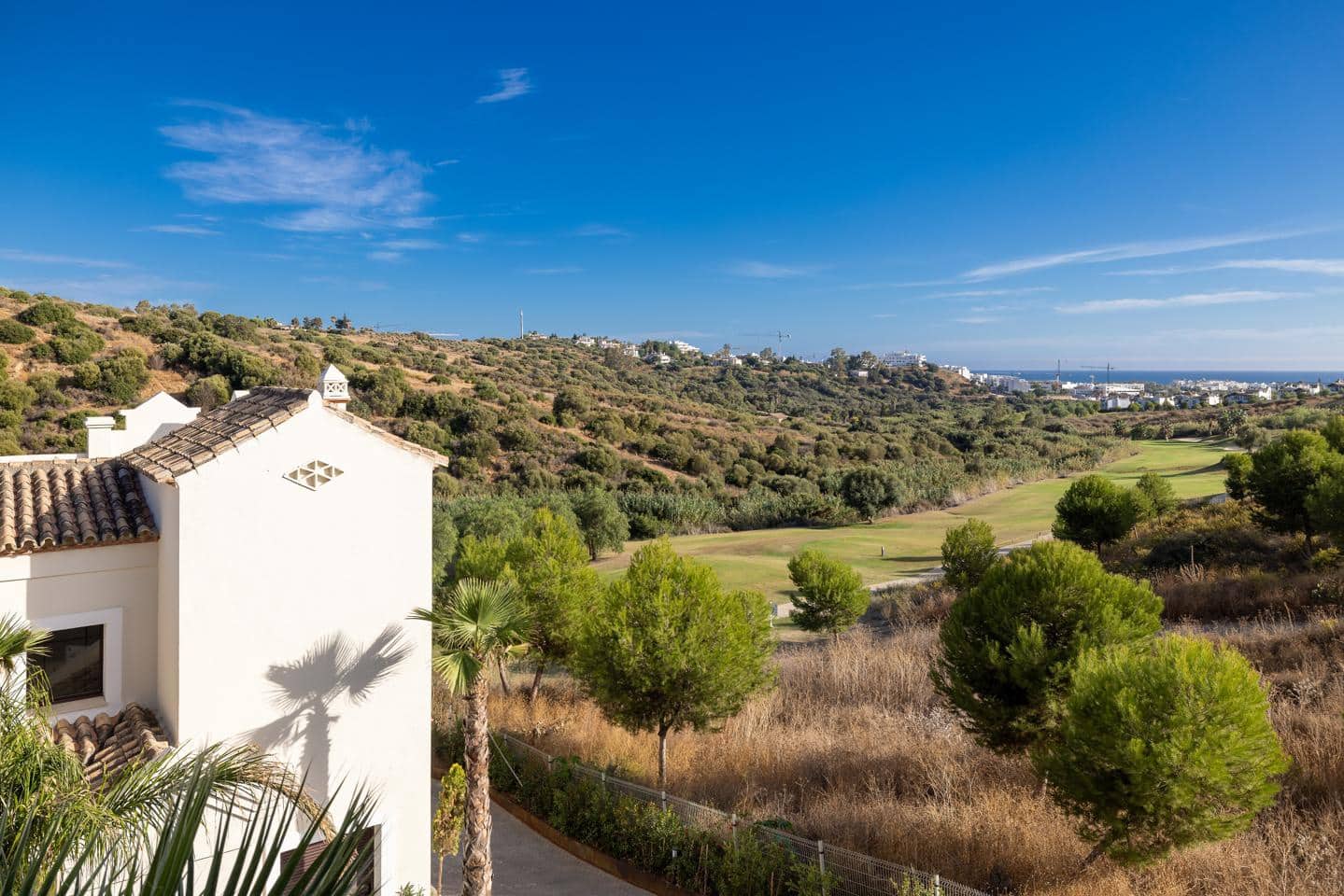 3 bedroom Villa for sale in Estepona with pool garage - € 470,250 (Ref: 9000790)