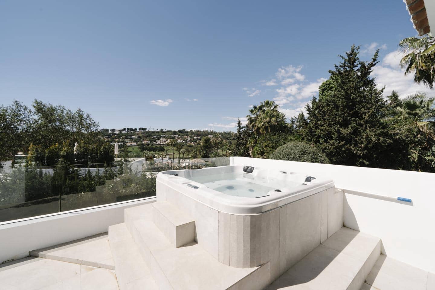 5 slaapkamer Villa te koop in Marbella met zwembad garage - € 3.750.000 (Ref: 9002673)