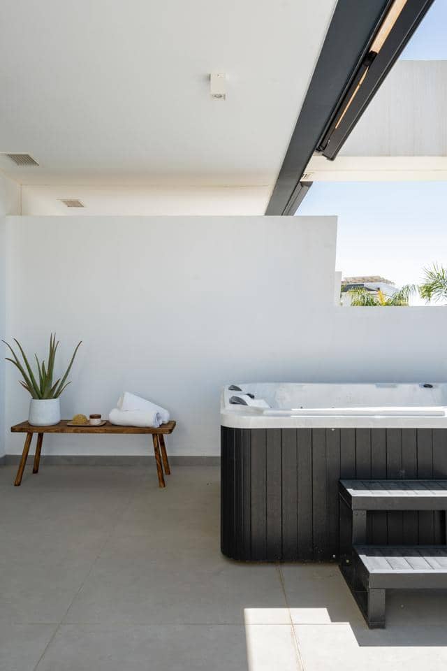 2 soveværelse Lejlighed til salg i Estepona med garage - € 650.000 (Ref: 9002677)