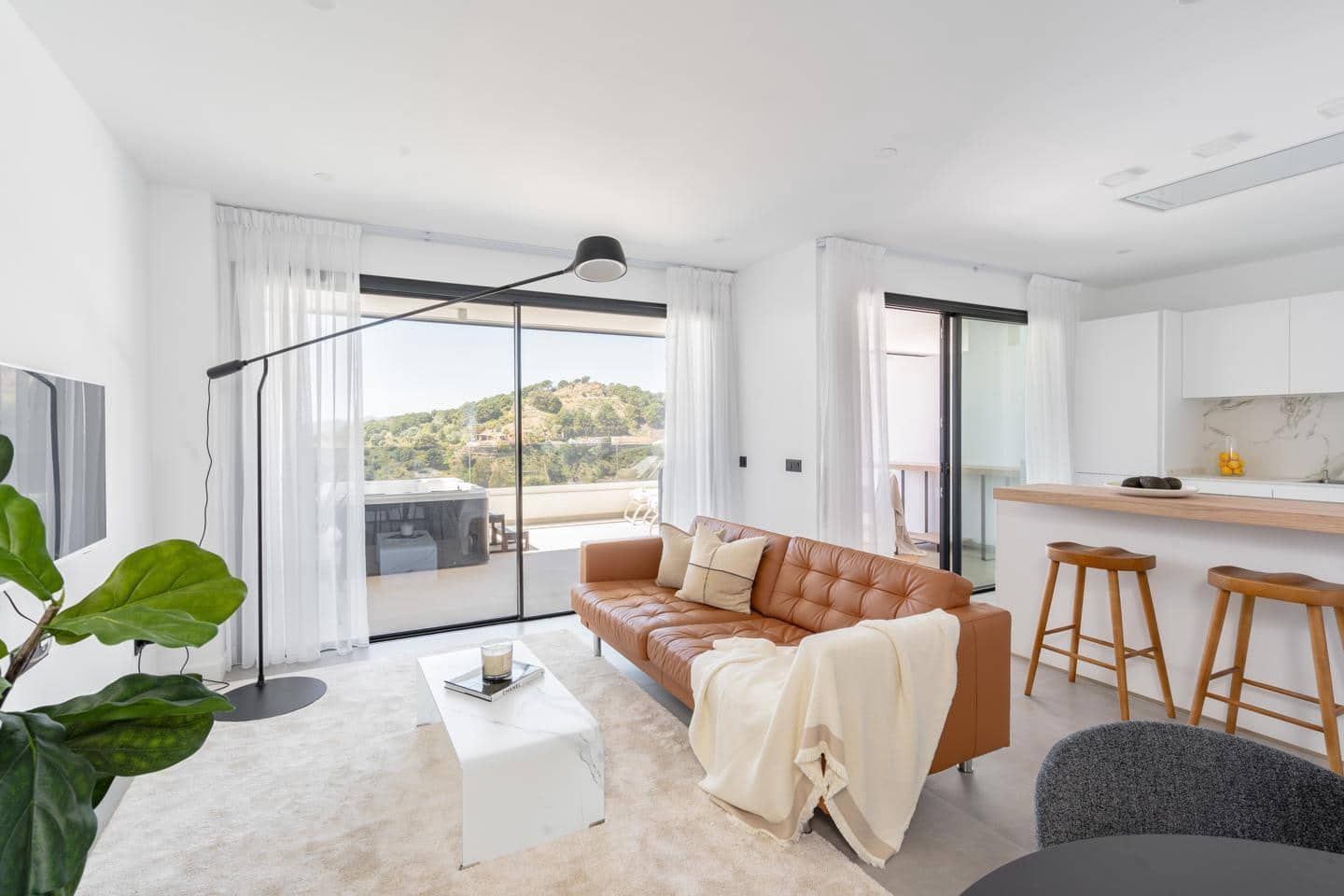 2 soveværelse Lejlighed til salg i Estepona med garage - € 650.000 (Ref: 9002677)