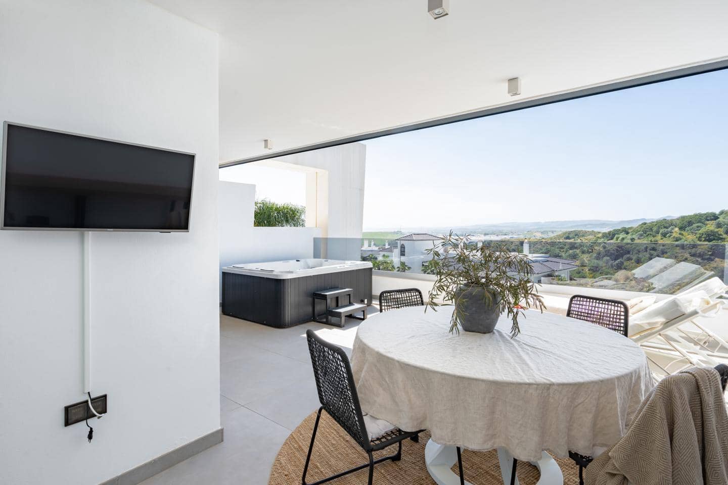 2 soveværelse Lejlighed til salg i Estepona med garage - € 650.000 (Ref: 9002677)