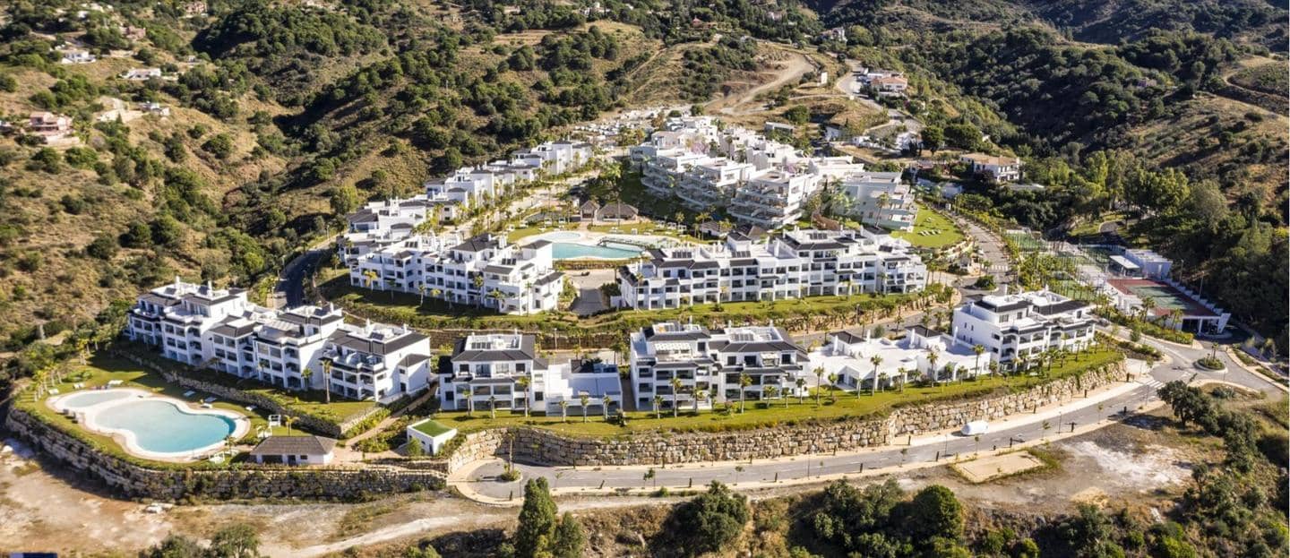 2 soveværelse Lejlighed til salg i Estepona med garage - € 650.000 (Ref: 9002677)