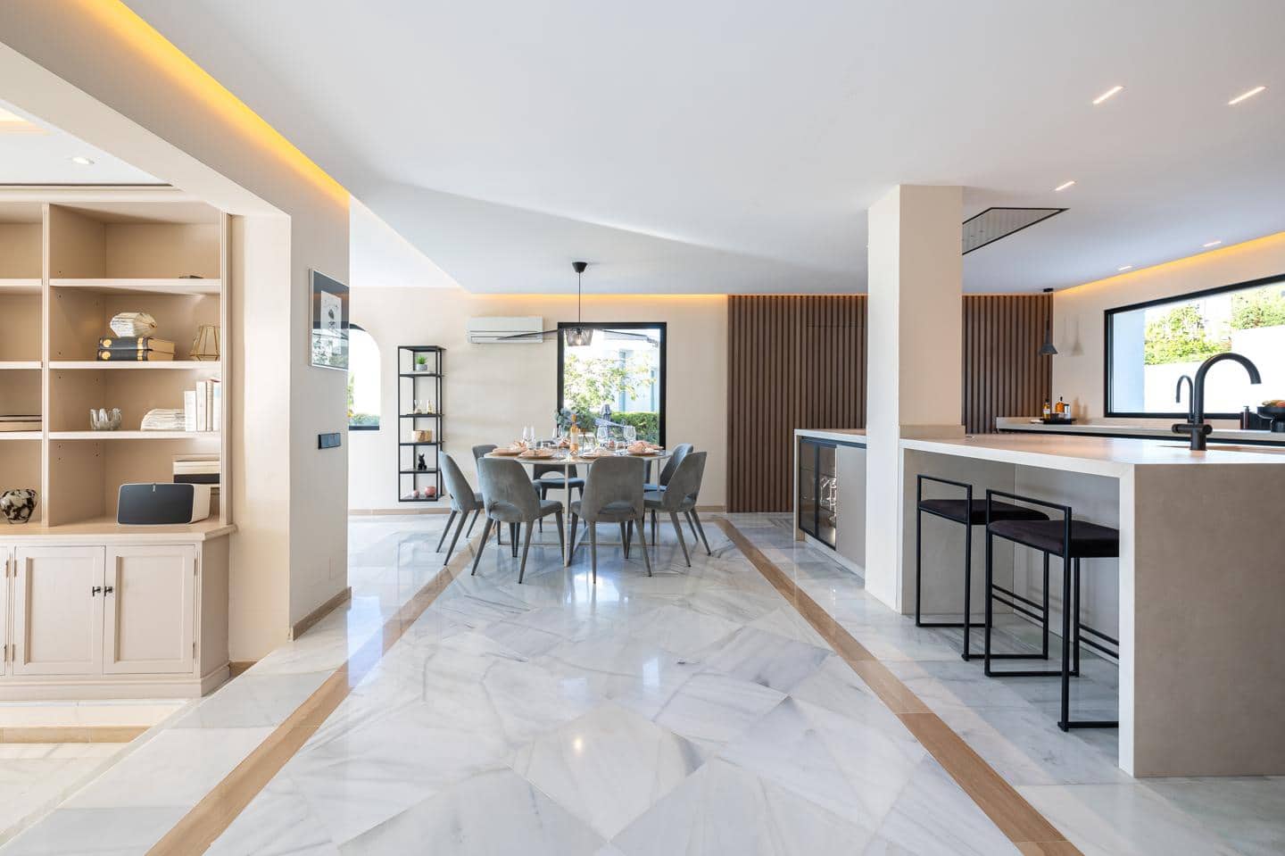 4 soveværelse Villa til salg i Benahavis med swimmingpool garage - € 1.890.000 (Ref: 9030875)