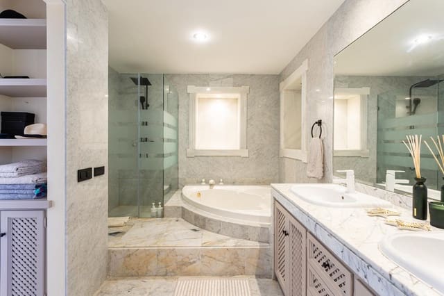 4 slaapkamer Villa te koop in El Paraíso, Benahavís met zwembad garage - € 1.890.000 (Ref: 9030875)