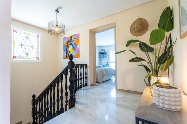 4 slaapkamer Villa te koop in El Paraíso, Benahavís met zwembad garage - € 1.890.000 (Ref: 9030875)