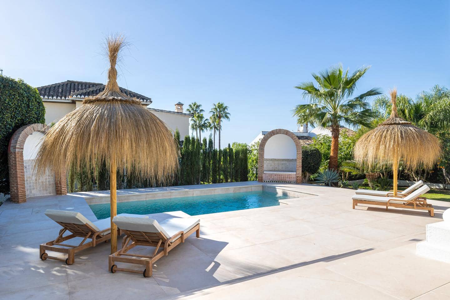 4 soveværelse Villa til salg i Benahavis med swimmingpool garage - € 1.890.000 (Ref: 9030875)