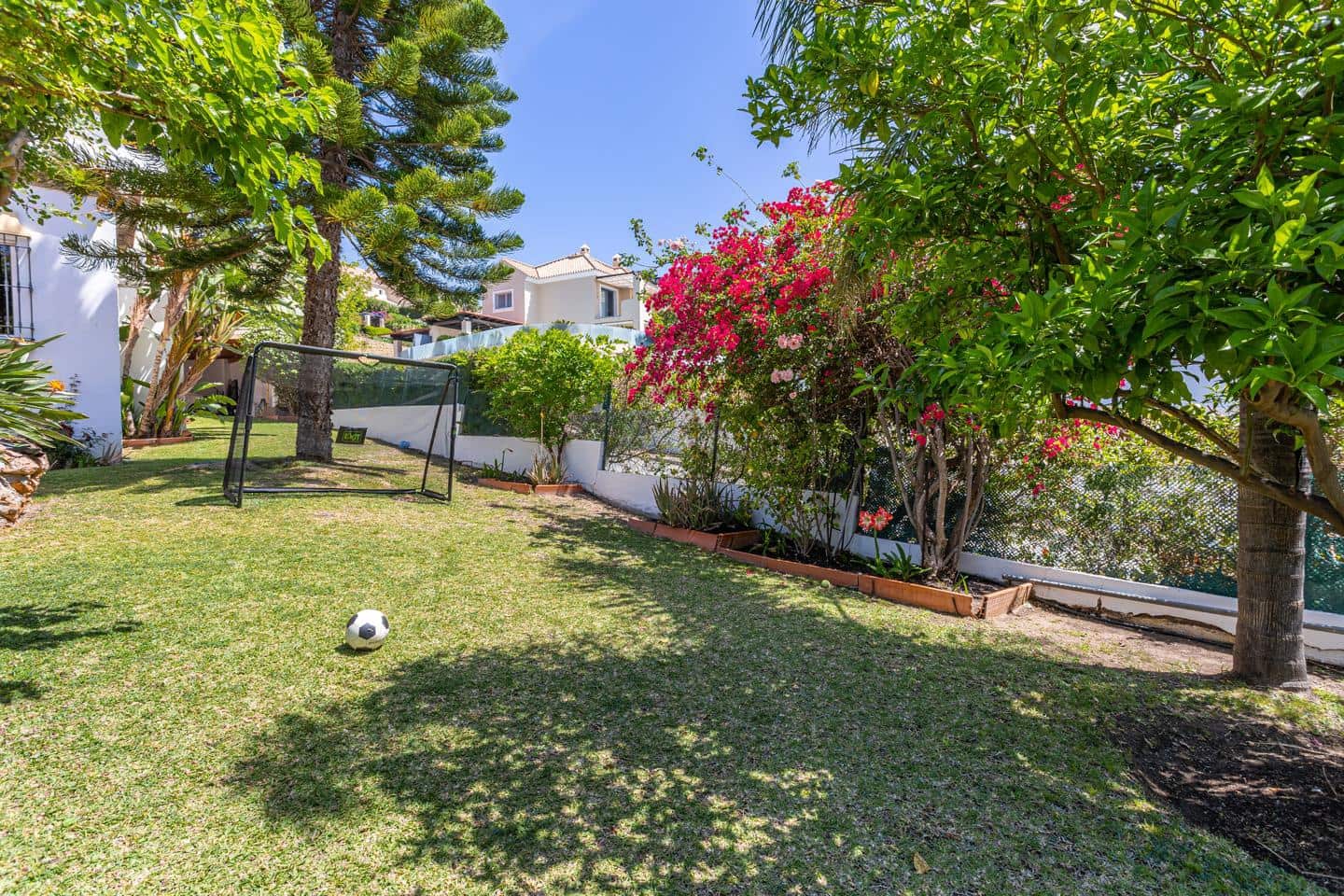 4 soveværelse Villa til salg i Benahavis med swimmingpool garage - € 1.890.000 (Ref: 9030875)