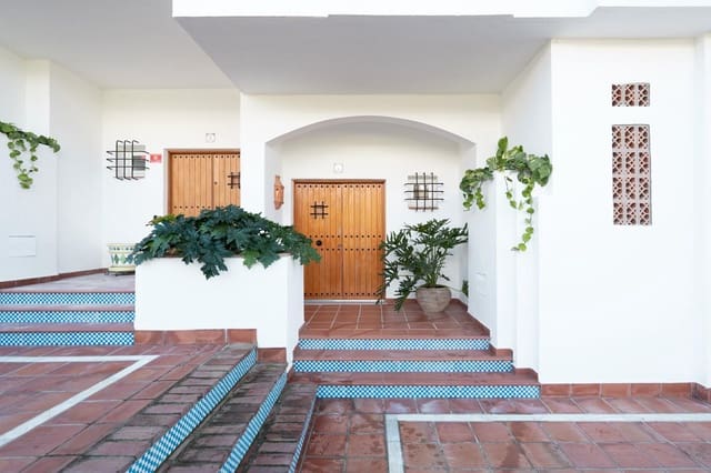 3 chambre Villa/Maison à vendre à Aloha Golf, Marbella avec piscine garage - 1 750 000 € (Ref: 9064536)