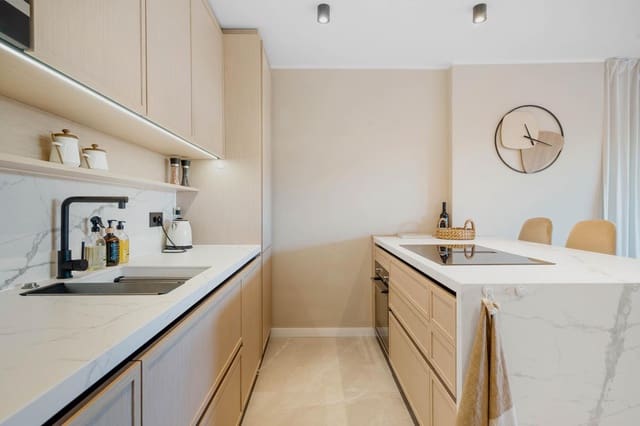 4 sovrum Lägenhet till salu i Nueva Andalucía Centro, Marbella med garage - 765 000 € (Ref: 9064539)