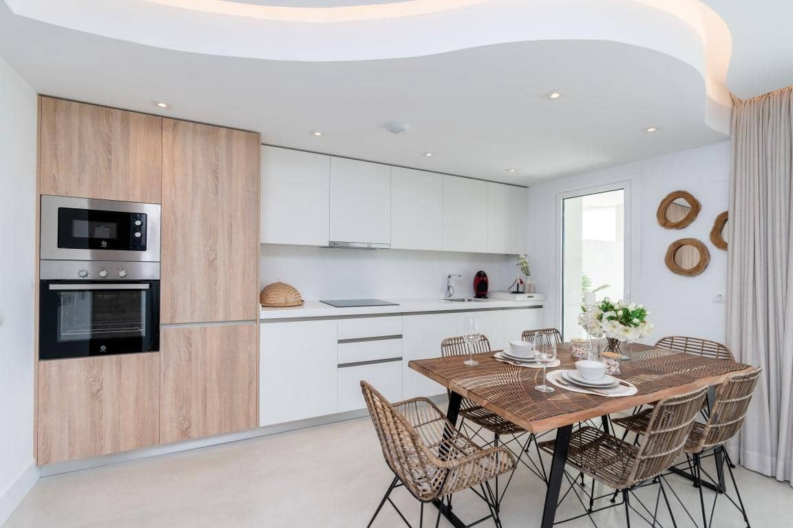 2 soveværelse Lejlighed til salg i Pueblo Nuevo de Guadiaro med garage - € 405.000 (Ref: 9103790)