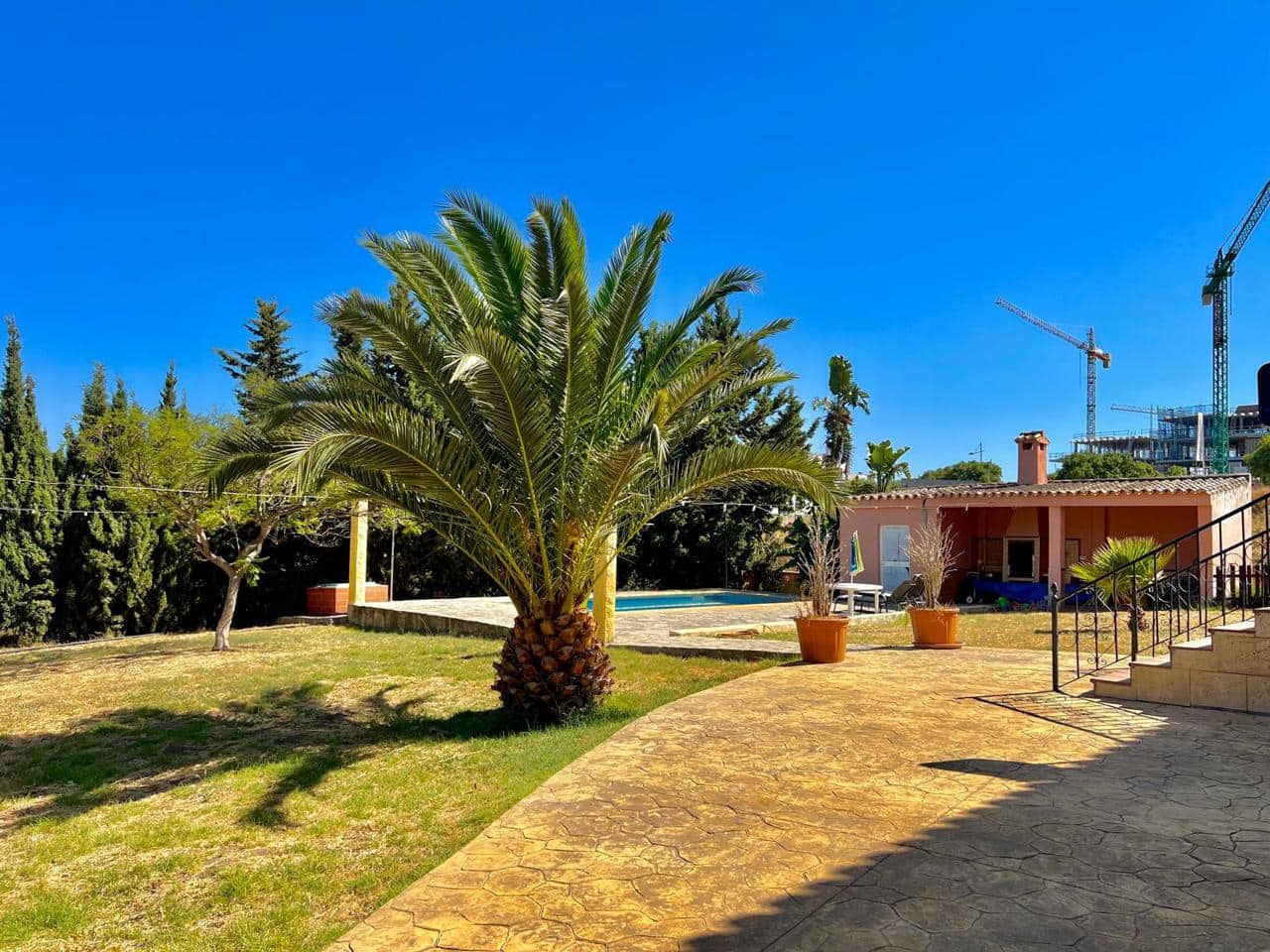 6 soveværelse Villa til salg i Estepona med swimmingpool garage - € 1.490.000 (Ref: 9135173)