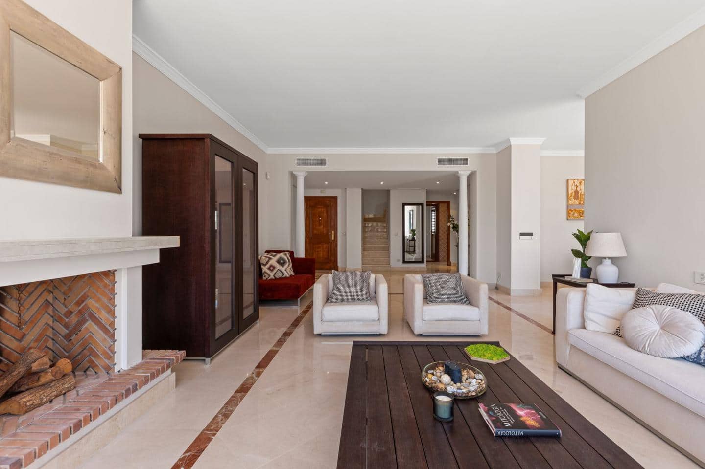 3 soverom Leilighet til salgs i Estepona med garasje - € 1 700 000 (Ref: 9138637)