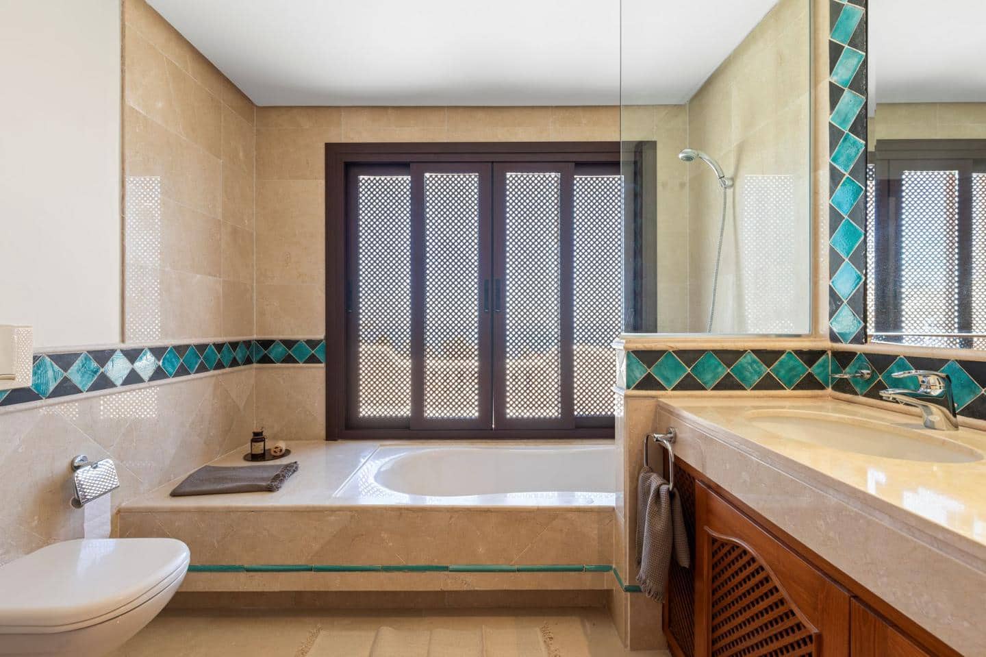 3 soverom Leilighet til salgs i Estepona med garasje - € 1 700 000 (Ref: 9138637)