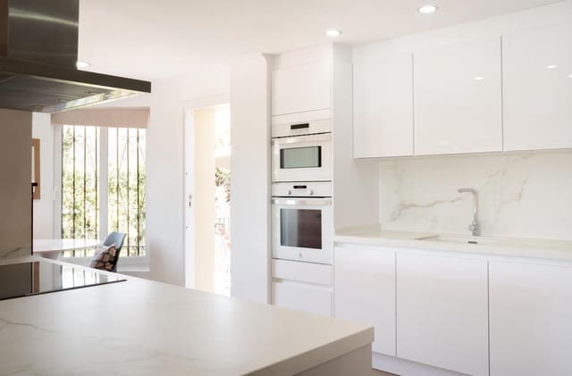 4 slaapkamer Villa te koop in El Paraíso, Benahavís met zwembad garage - € 1.495.000 (Ref: 9201524)