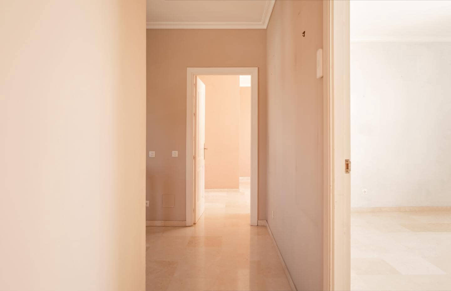 4 chambre Villa/Maison à vendre à El Paraiso avec piscine garage - 2 000 000 € (Ref: 9201526)