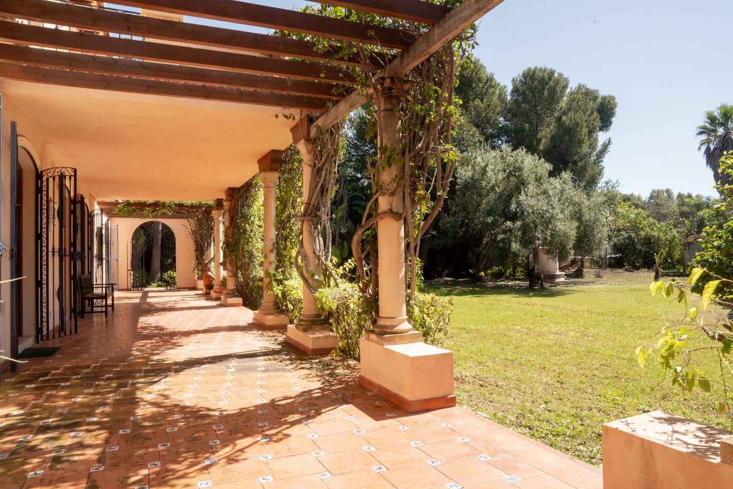 4 chambre Villa/Maison à vendre à El Paraiso avec piscine garage - 2 000 000 € (Ref: 9201526)