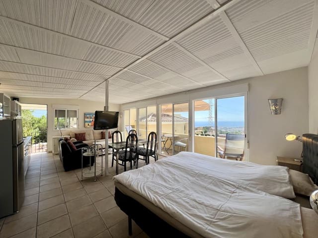 6 slaapkamer Villa te koop in Altos de Estepona, Estepona met zwembad garage - € 1.190.000 (Ref: 9235301)