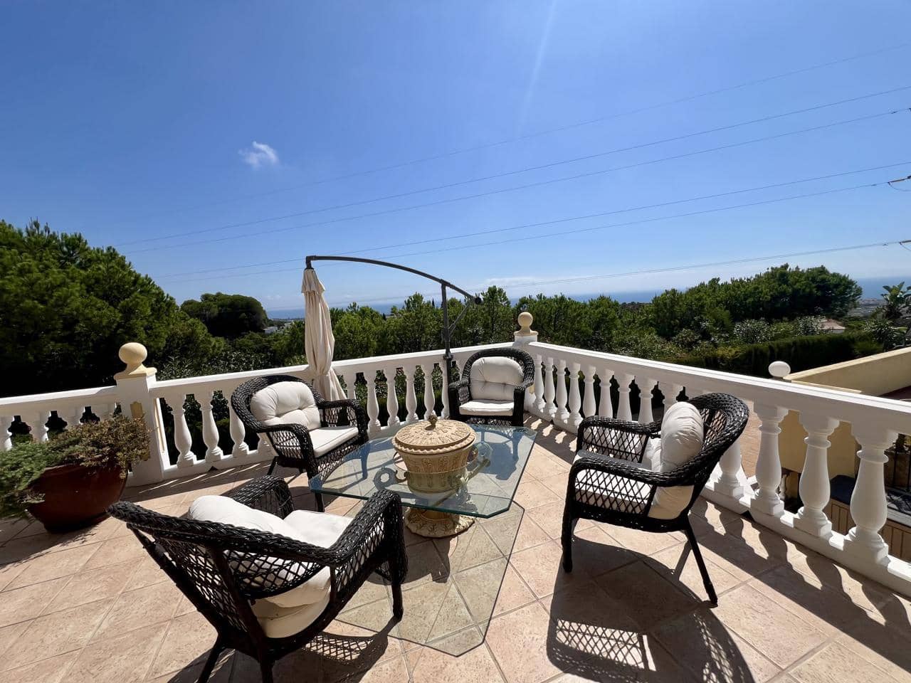 6 soveværelse Villa til salg i Estepona med swimmingpool garage - € 1.190.000 (Ref: 9235301)