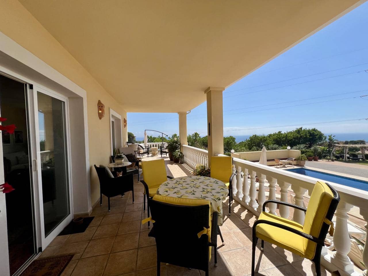 6 soveværelse Villa til salg i Estepona med swimmingpool garage - € 1.190.000 (Ref: 9235301)
