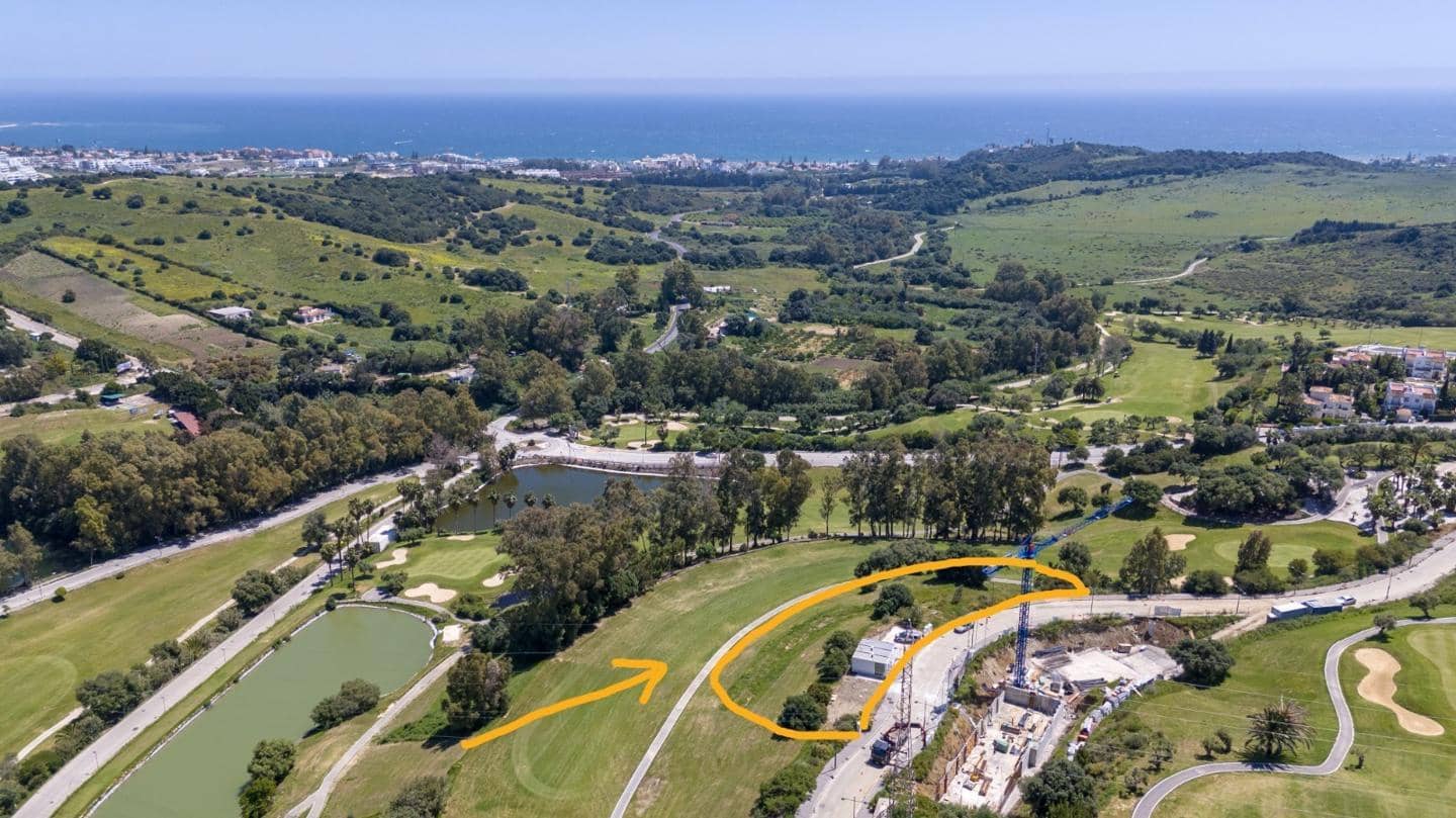 2 slaapkamer Flat te koop in Estepona met garage - € 320.000 (Ref: 9345575)