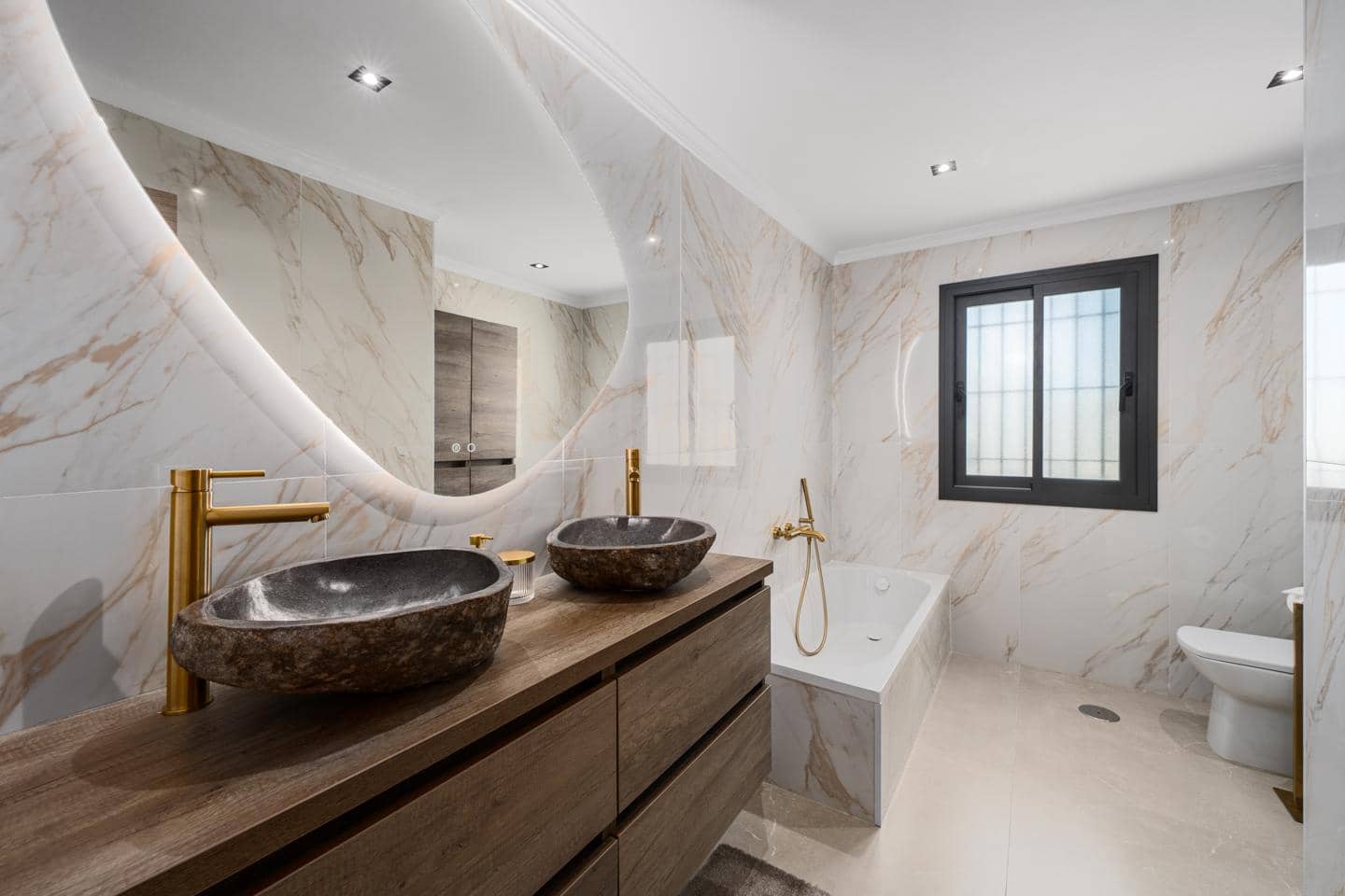 6 slaapkamer Villa te koop in Marbella met zwembad garage - € 2.150.000 (Ref: 9394315)