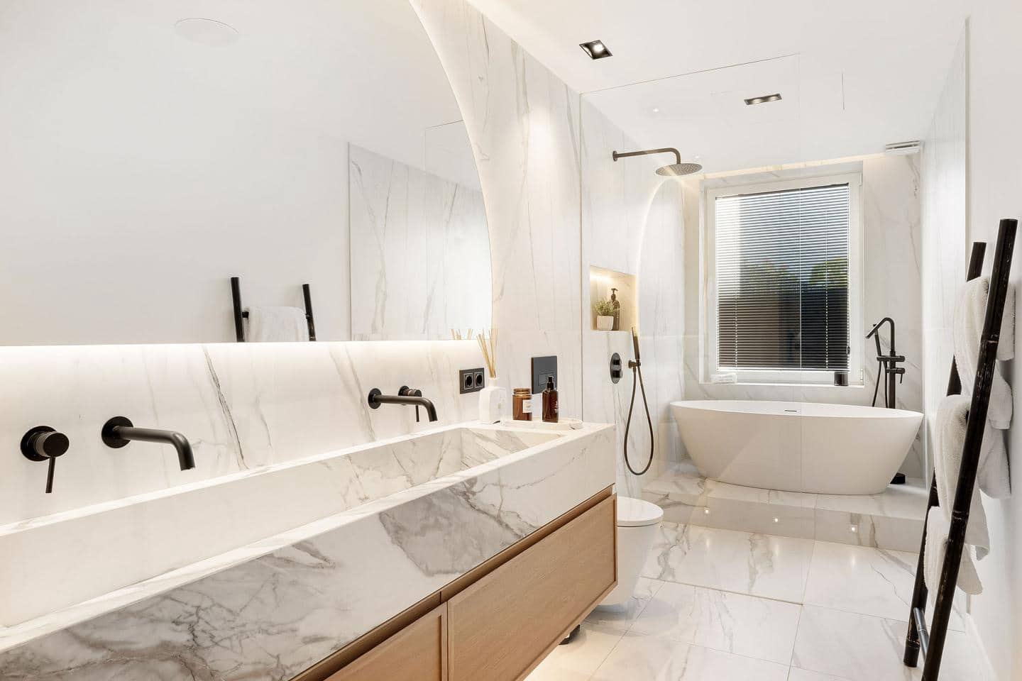 4 sypialnia Willa na sprzedaż w Marbella z basenem garażem - 1 650 000 € (Ref: 9394316)