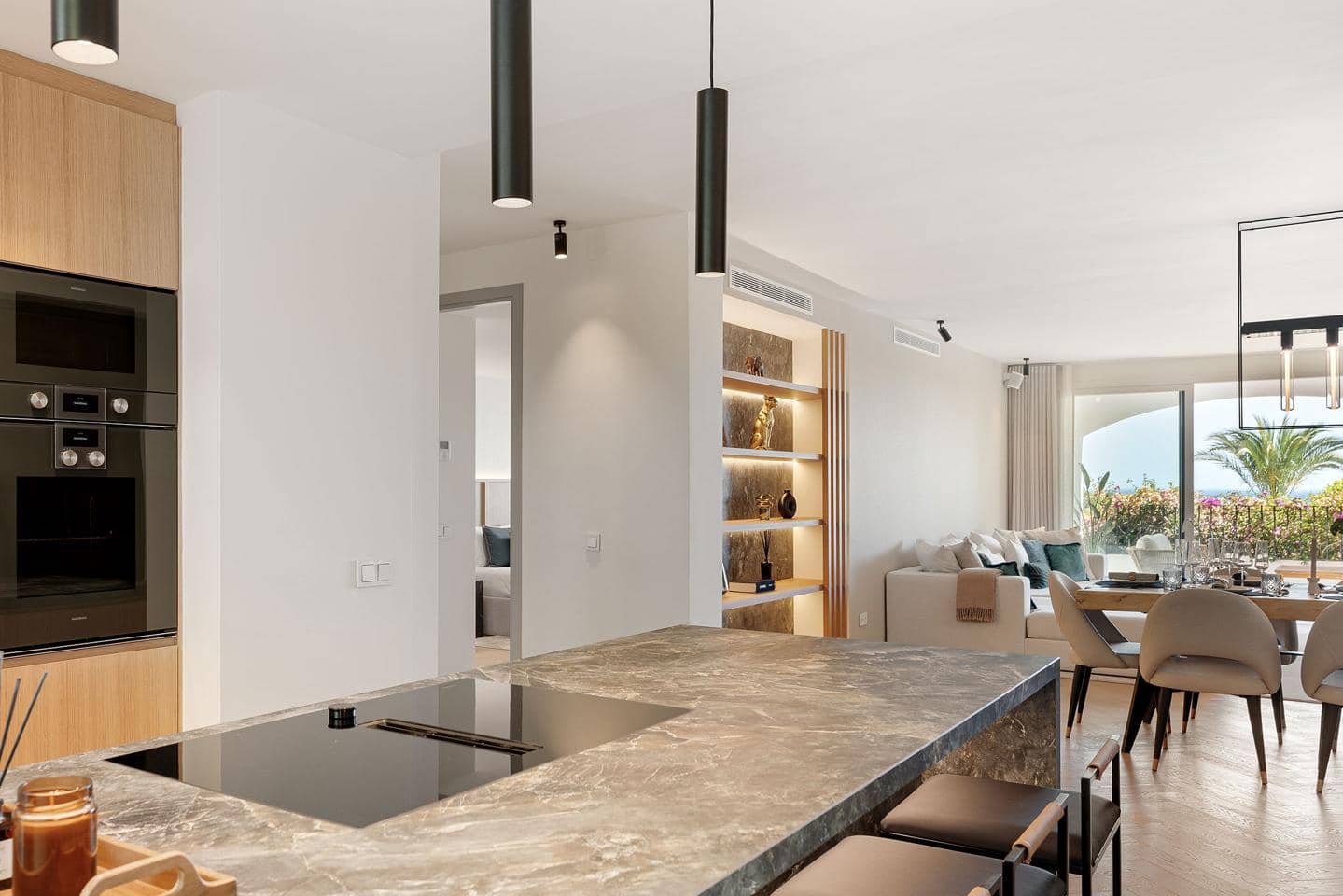 4 sypialnia Willa na sprzedaż w Marbella z basenem garażem - 1 650 000 € (Ref: 9394316)