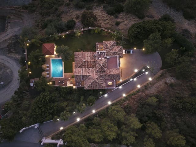 4 sypialnia Willa na sprzedaż w Marbella z garażem - 4 500 000 € (Ref: 9394318)