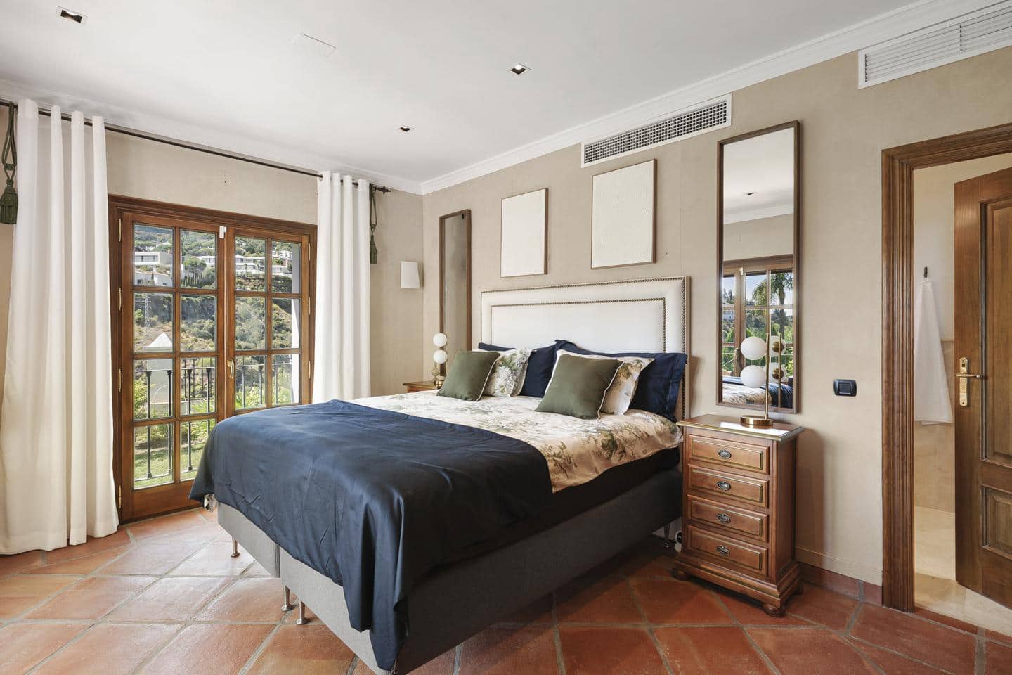 4 sypialnia Willa na sprzedaż w Marbella z garażem - 4 500 000 € (Ref: 9394318)