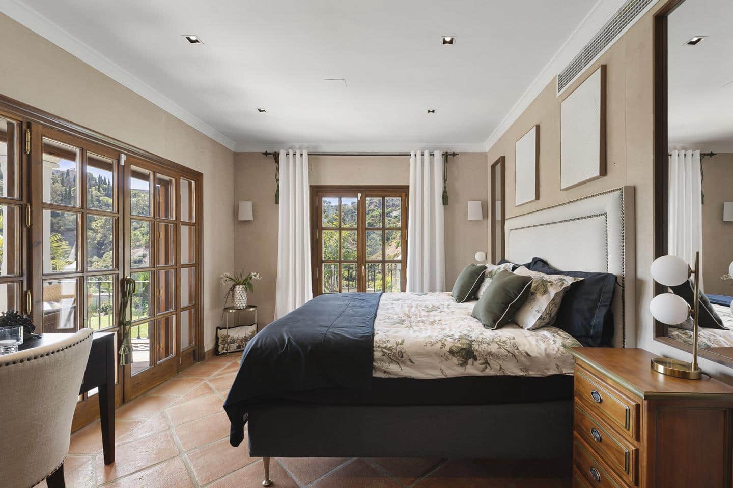 4 sypialnia Willa na sprzedaż w Marbella z garażem - 4 500 000 € (Ref: 9394318)