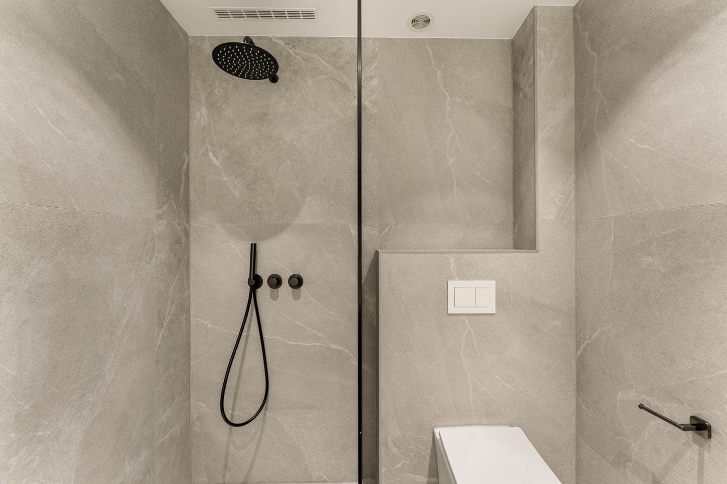 3 sypialnia Mieszkanie na sprzedaż w Benahavis z basenem garażem - 1 350 000 € (Ref: 9394321)