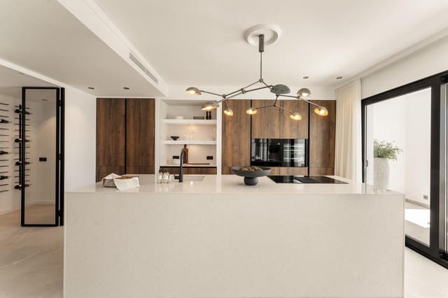 3 slaapkamer Flat te koop in Los Arqueros - Puerto del Almendro, Benahavís met zwembad garage - € 1.350.000 (Ref: 9394321)