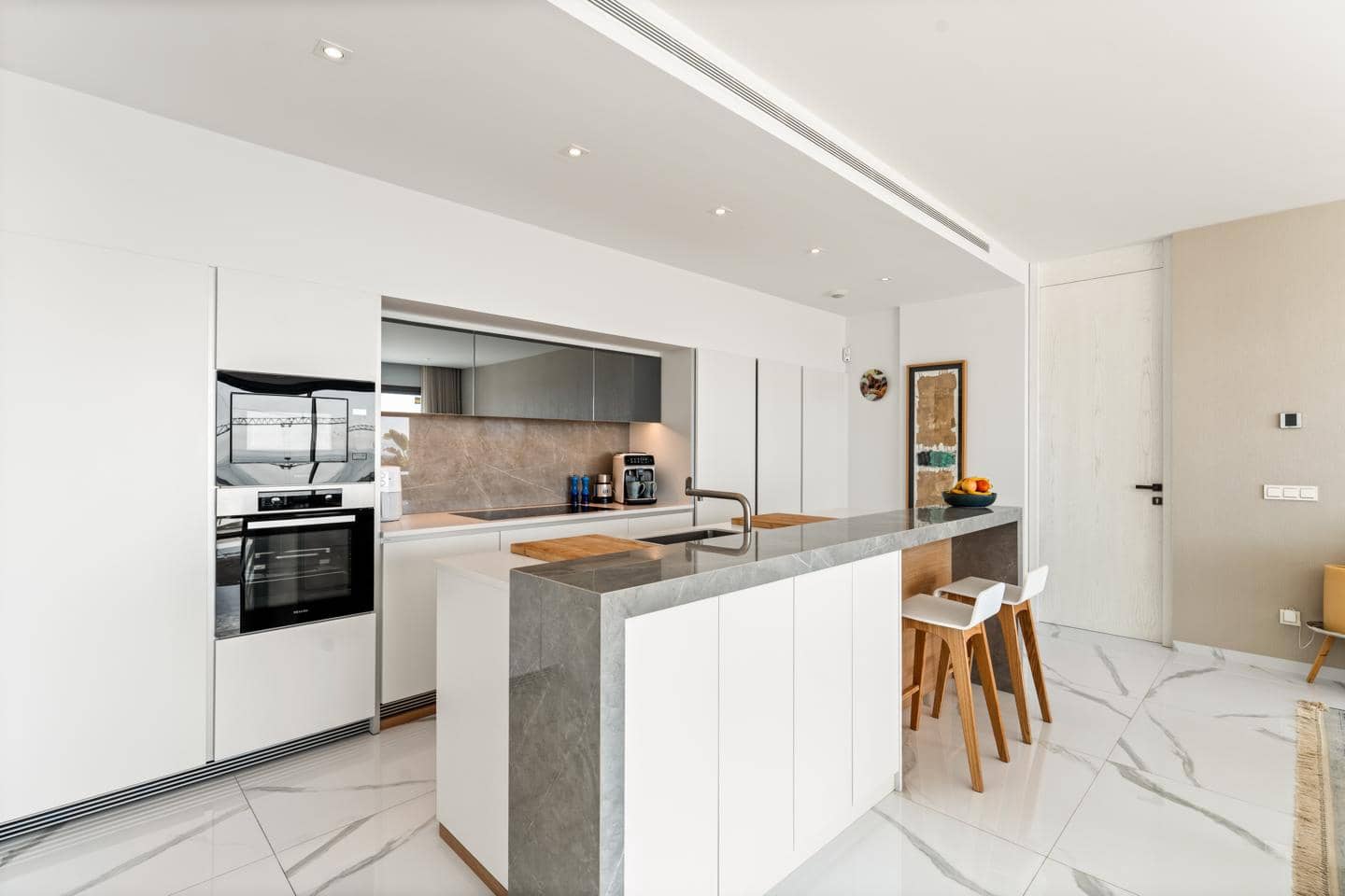 3 slaapkamer Flat te koop in Benahavis met garage - € 2.149.000 (Ref: 9394322)