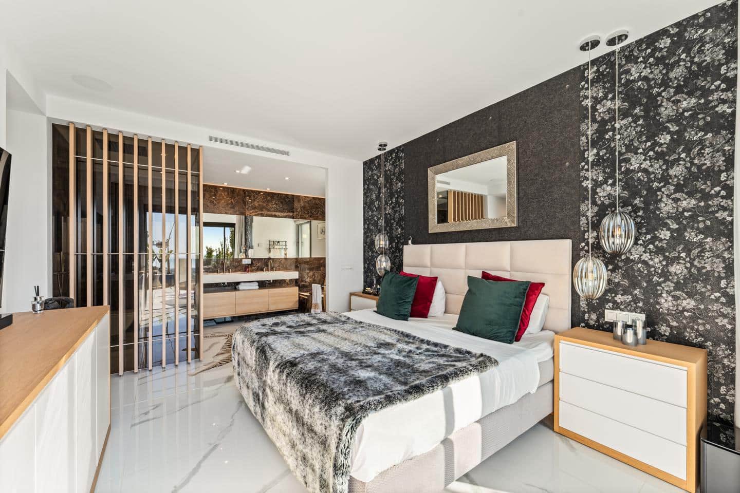 3 slaapkamer Flat te koop in Benahavis met garage - € 2.149.000 (Ref: 9394322)