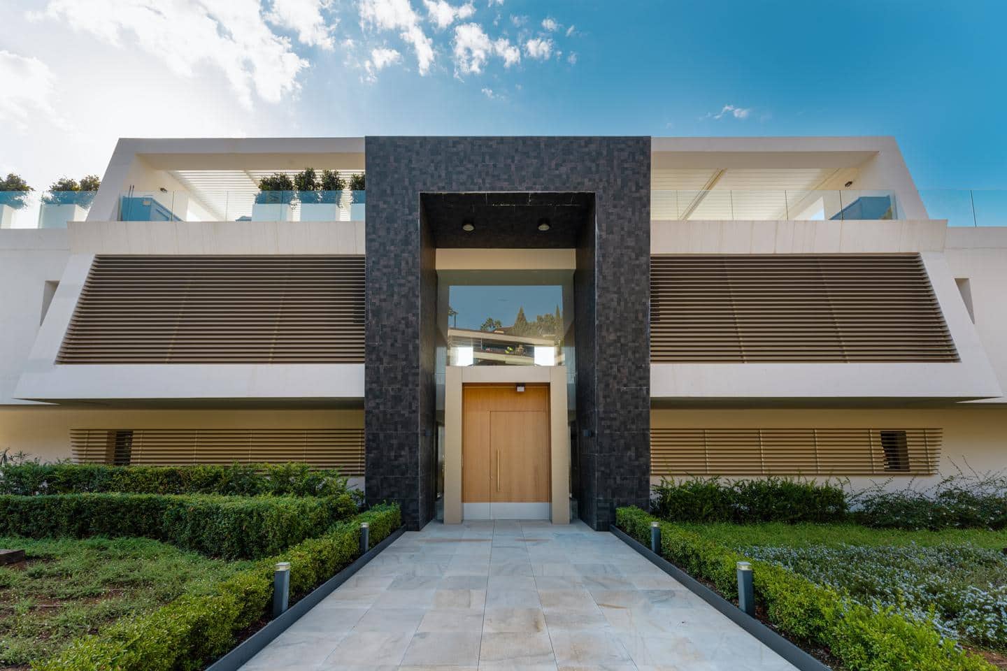 3 slaapkamer Flat te koop in Benahavis met garage - € 2.149.000 (Ref: 9394322)