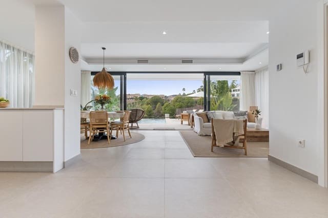 6 sypialnia Willa na sprzedaż w La Concha - Resina Golf, Estepona z basenem garażem - 1 495 000 € (Ref: 9396852)