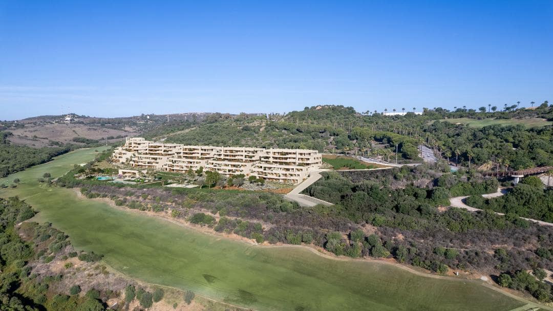 3 bedroom Flat for sale in La Alcaidesa with garage - € 548,000 (Ref: 9412999)