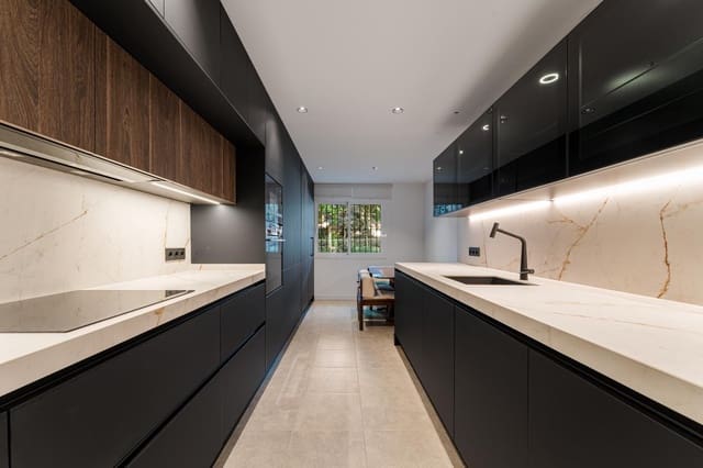 3 slaapkamer Flat te koop in Nagüeles Alto, Marbella met garage - € 1.150.000 (Ref: 9417798)