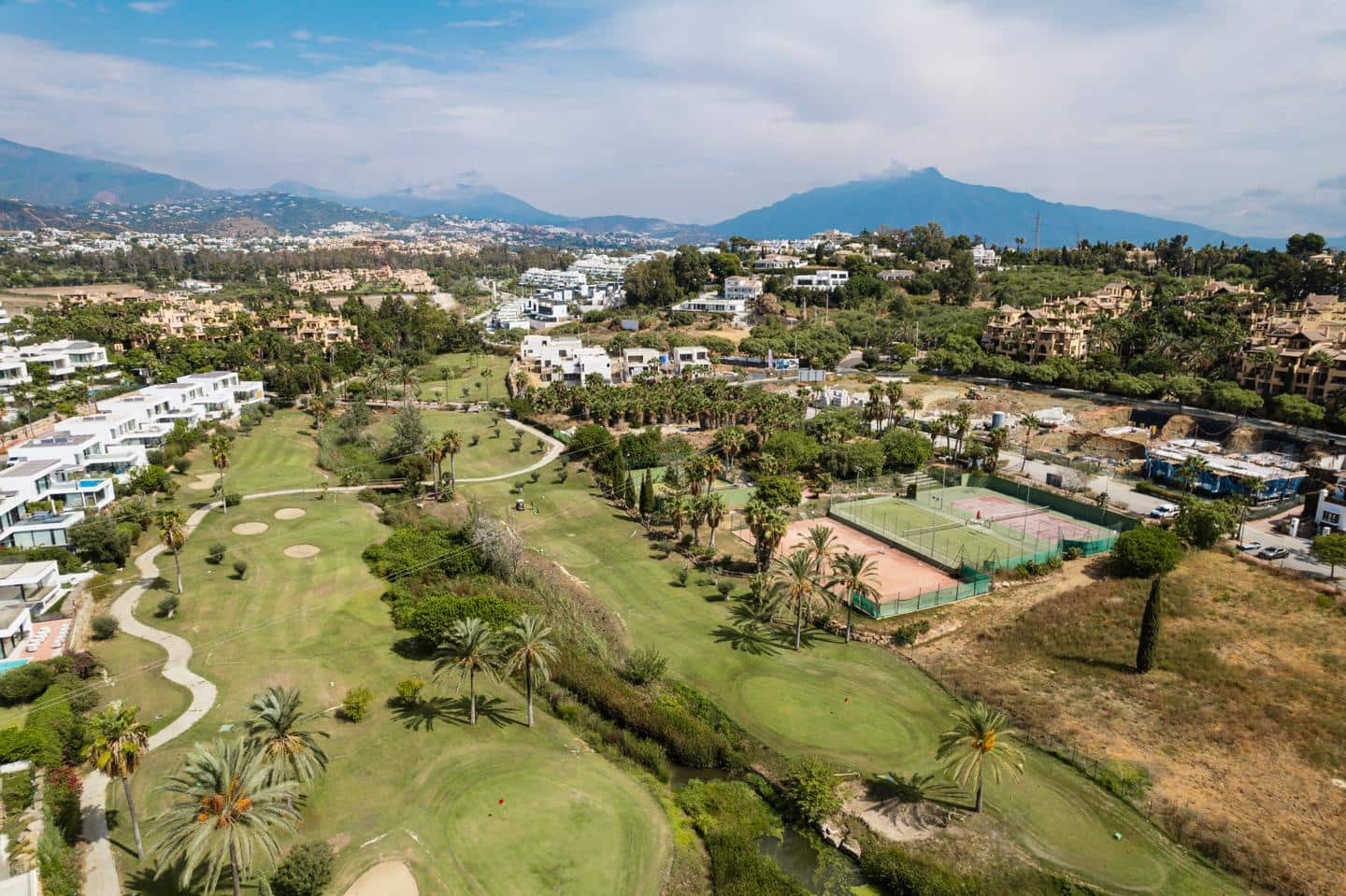 5 camera da letto Villa in vendita in El Paraiso con piscina garage - 1.790.000 € (Rif: 9417799)