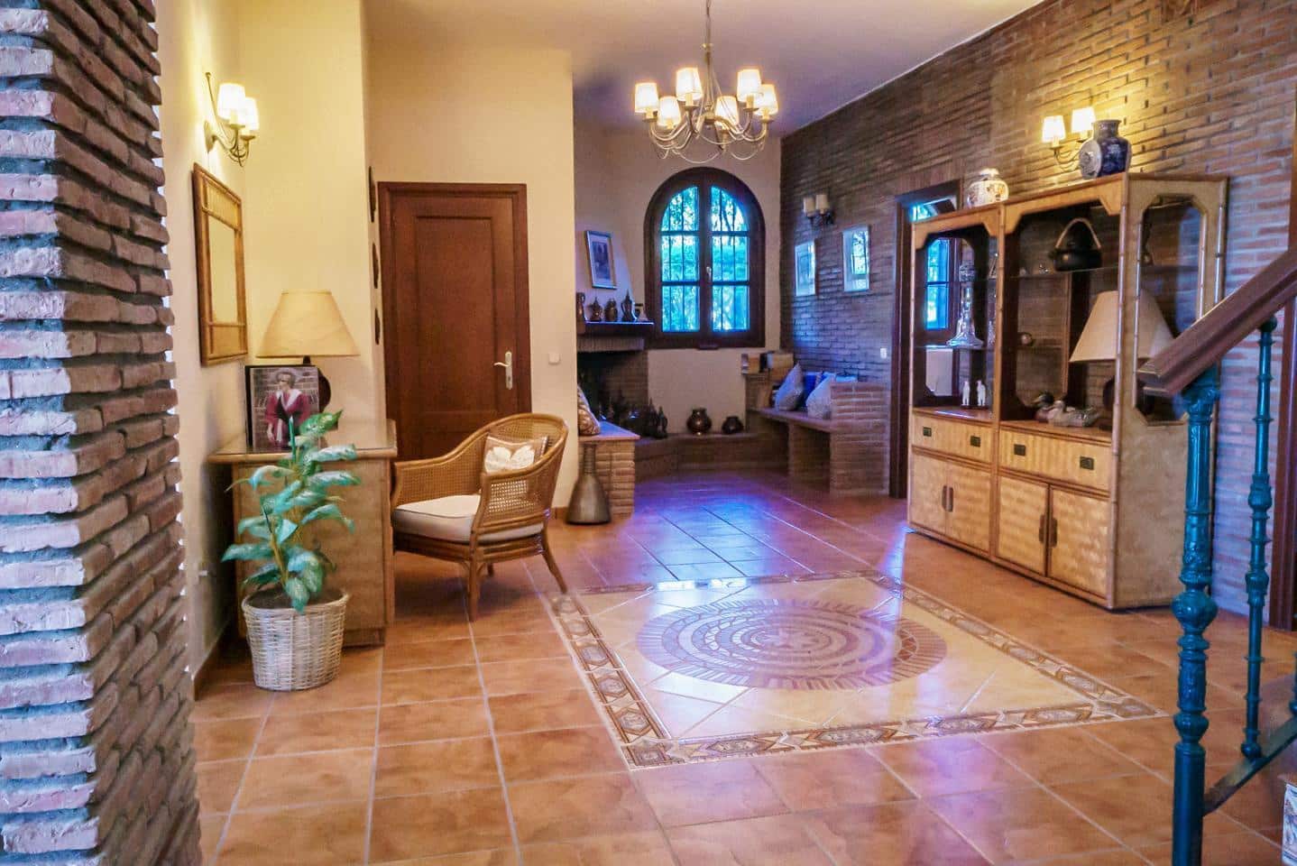 6 slaapkamer Villa te koop in Estepona met zwembad garage - € 1.395.000 (Ref: 9426419)