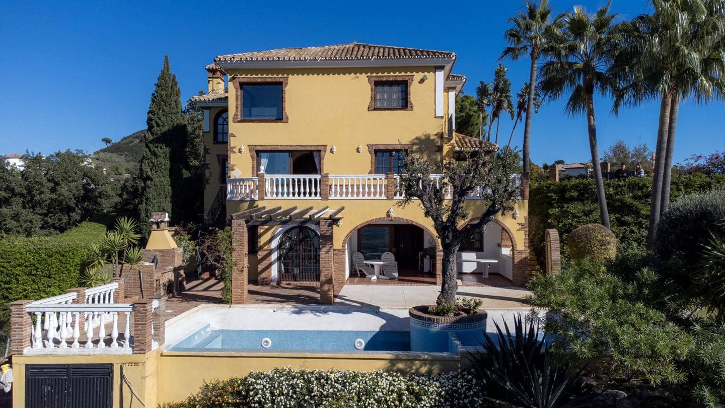 6 slaapkamer Villa te koop in Estepona met zwembad garage - € 1.395.000 (Ref: 9426419)