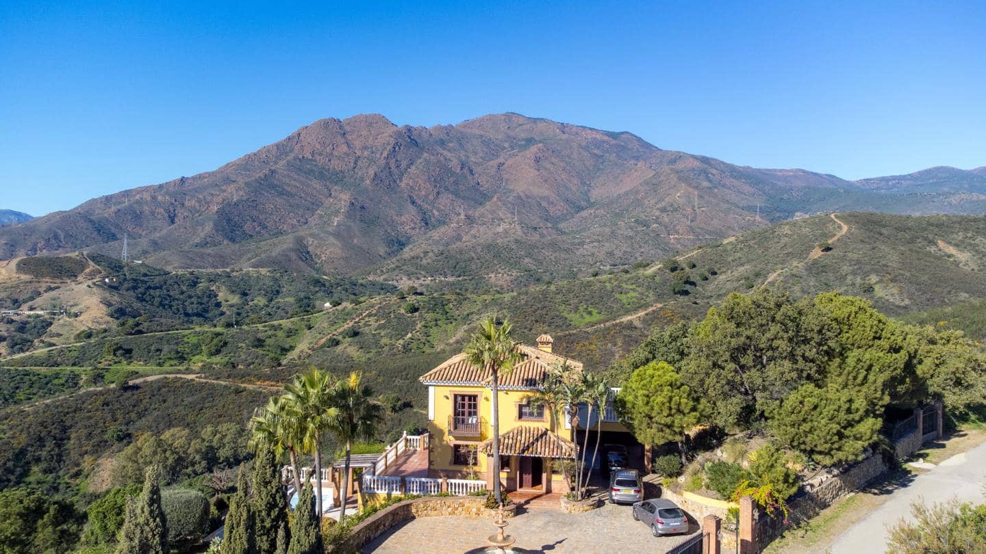 6 slaapkamer Villa te koop in Estepona met zwembad garage - € 1.395.000 (Ref: 9426419)