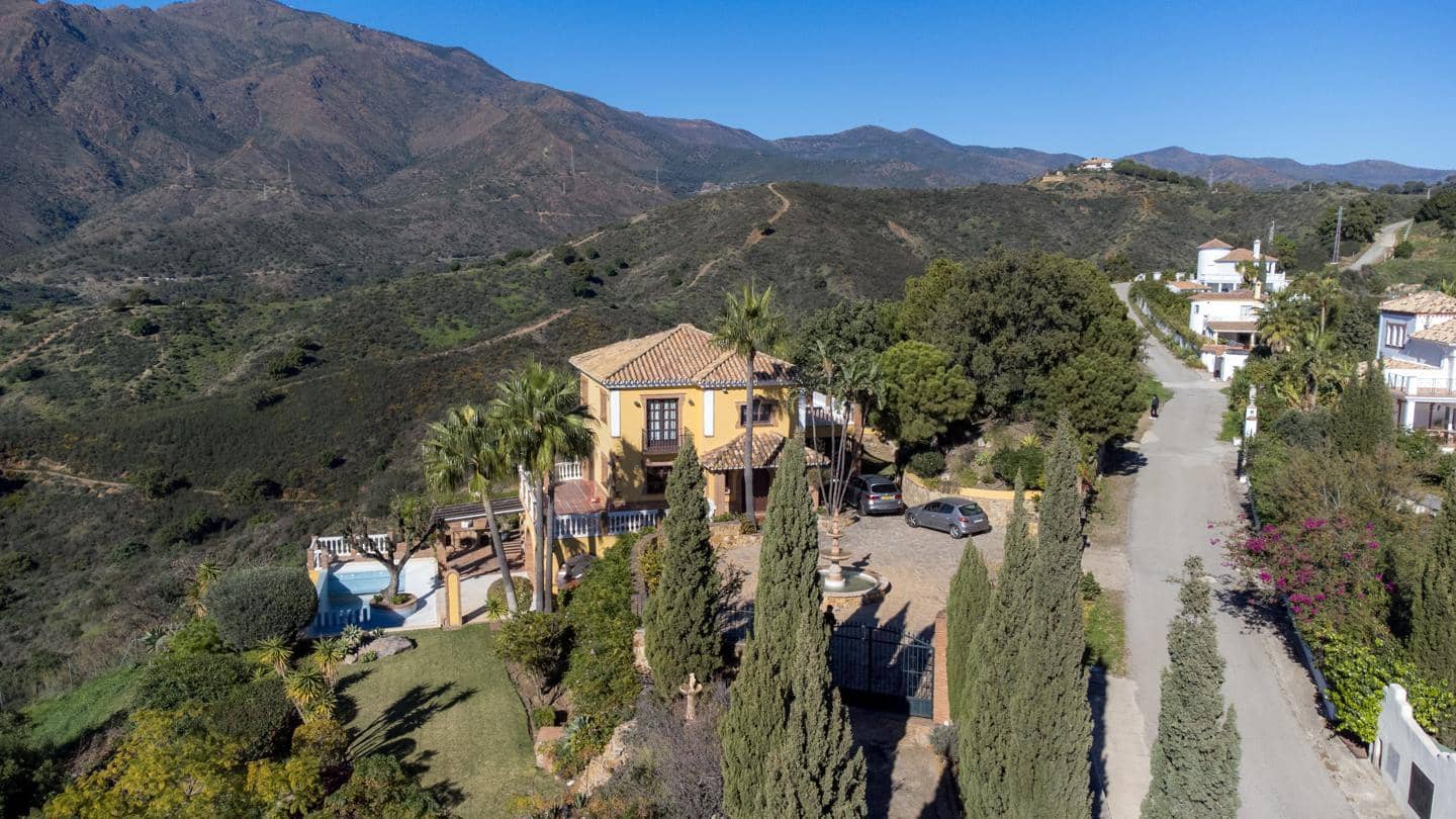 6 slaapkamer Villa te koop in Estepona met zwembad garage - € 1.395.000 (Ref: 9426419)